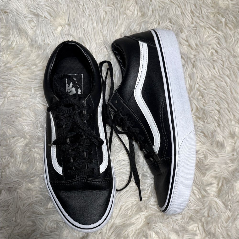 Vans Leather Classic Black and White Low-Tops MEN7 WMN 8.5